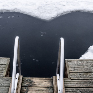 Гайд «День во Владимире». Как правильно искупаться в проруби на Крещение и не заболеть