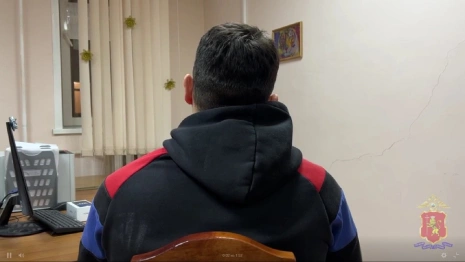 «Ты плюнул в лицо своей бабушке». Обманувший владимирских пенсионеров курьер извинился 