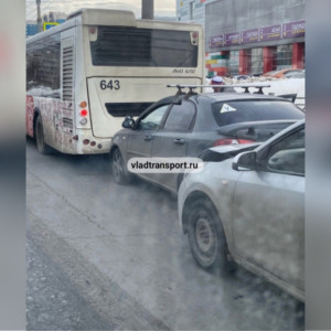 Во Владимире учебная машина и автобус попали в ДТП