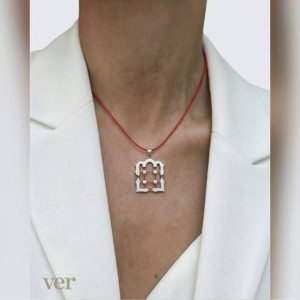 Дизайнеры представили украшение в стиле владимирского храма Покрова на Нерли