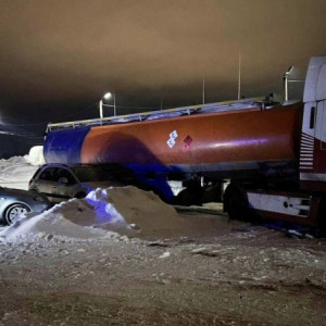 Во Владимирской области водитель фуры наехал на две иномарки и пешехода