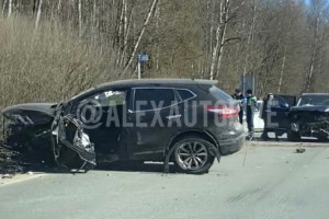 Под Александровом лоб в лоб столкнулись два кроссовера