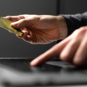 Во Владимире 19-летний москвич обманул человека на 400 тыс. рублей