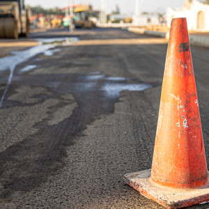 Во Владимире на 2,5 месяца опоздали с ремонтом дороги в центре города