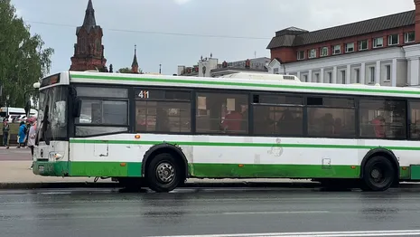 Во Владимире у автобуса с пассажирами взорвалось колесо
