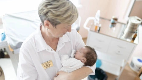 Во Владимире 4 оставленных родителями недоношенных малыша нашли новую семью