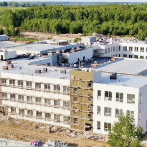 Школу за 900 млн рублей в Доброграде откроют позже срока