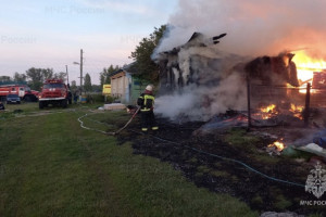 Во Владимирской области сгорел жилой дом с баней и гаражом