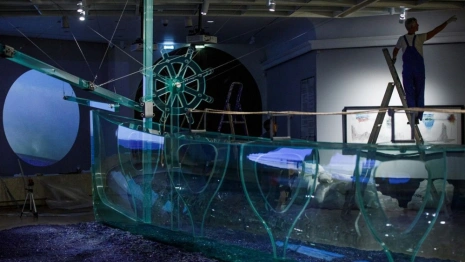 В Третьяковке показали стеклянный корабль от владимирских производителей