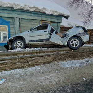 Легковушка врезалась в дом на трассе Р-132 Золотое кольцо во Владимирской области