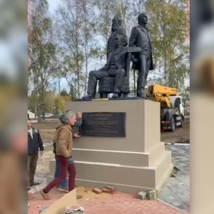 В Киржаче установили памятник купцов Соловьевых