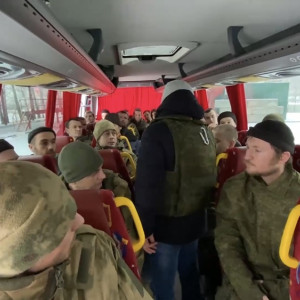 Возвращение владимирских военных из плена СВУ показали на видео