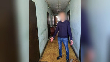 Во Владимире женщина напала с ножом на знакомого в общежитии