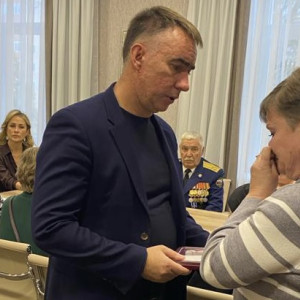 Родным погибших в СВО бойцов из Владимирской области передали Ордена Мужества