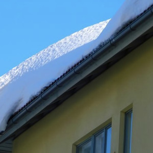 Во Владимире чиновник пойдет под суд за упавший на девочку снег с крыши