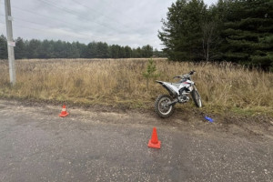 В Киржачском районе 61-летний мотоциклист влетел в опору ЛЭП