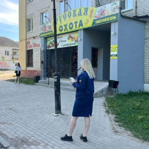 Жители Кольчугино пожаловались на охотничий магазин из-за разгрузки товаров во дворе