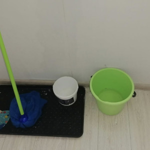 «Не спим 2 ночи и собираем воду». Жизнь владимирцев превратилась в ад из-за текущей крыши