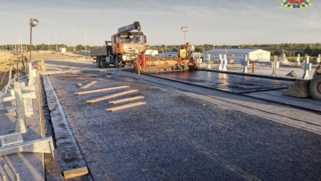 На мосту через Оку на М-12 во Владимирской области начали укладывать асфальт