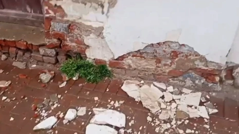 В Юрьев-Польском сняли на видео разваливающиеся Торговые ряды