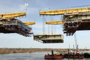 Дорожники приступили к финальному этапу строительства моста через Оку на М-12 под Муромом