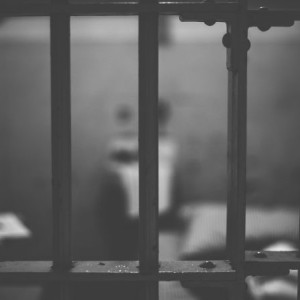 Жителя Владимирской области приговорили к 1,8 годам колонии за драку с полицейским