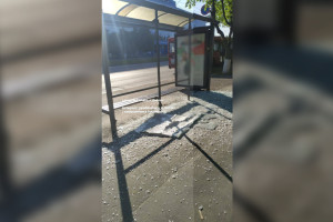 Во Владимире вандалы разгромили остановку