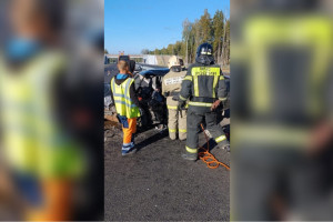Пострадавшего зажало в салоне авто после ДТП на платнике М-12