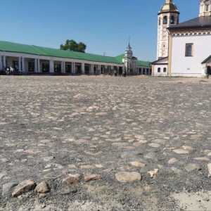 В Суздале подрядчик рискует сорвать благоустройство площади у Торговых рядов