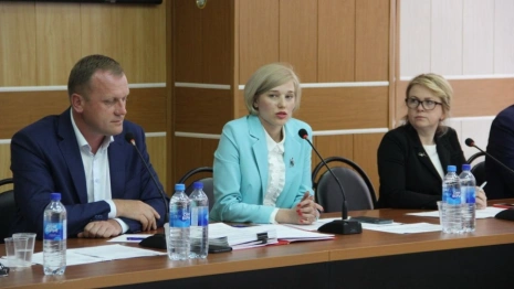 В Александрове скандального активиста вышвырнули с заседания при назначении главы района