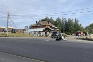Байкер попал в больницу после столкновения с Nissan во Владимире