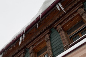 Жителей Владимирской области предупредили об опасности сосулек