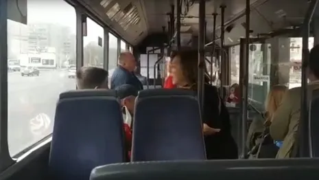 Во Владимире кондуктор попыталась высадить подростка из автобуса