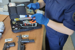 Житель Александрова получил реальный срок за продажу 13 пистолетов и автоматов