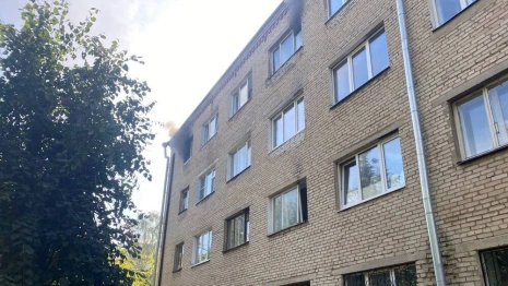 Спасатели эвакуировали 36 человек из общежития в Александрове во время пожара