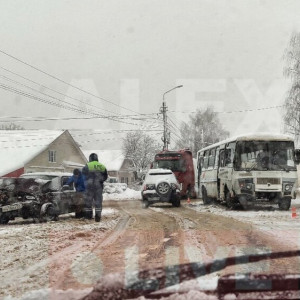 Автобус устроил массовое ДТП с пострадавшими в Александрове