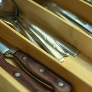 В деревне под Собинкой сожитель ударил любовницу ножом в шею