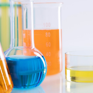 В Камешково рядом с райбольницей нашли опасные химикаты