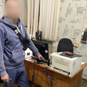 Во Владимире мигранта осудили за покупку наркотиков и попытку дать взятку полицейскому