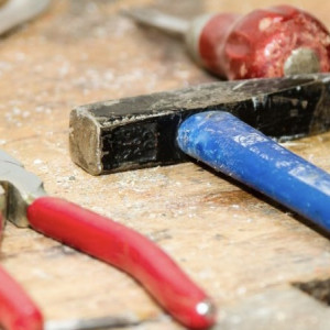 Во Владимире заместитель главврача договорилась о ремонте в квартире за взятку