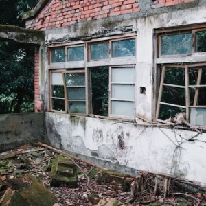 Во Владимире людей оставили в столетнем разваливающемся доме
