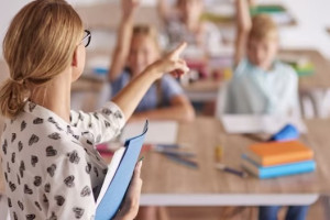 Во Владимирской области учителей начали избавлять от бумажной волокиты