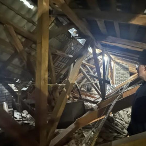 В Лакинске обрушилась крыша 5-этажного жилого дома