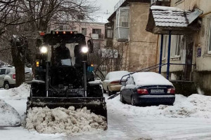 Во Владимире на борьбу со снегом отправили 886 дворников и 117 машин