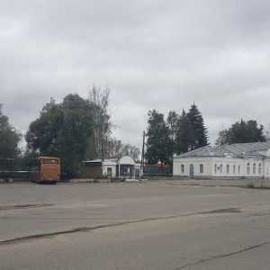 В Гусь-Хрустальном утонувшую в темноте остановку забыли покрыть навесом