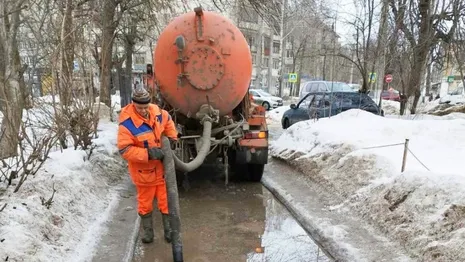 Во Владимире коммунальщики за сутки откачали 60 кубометров воды из луж
