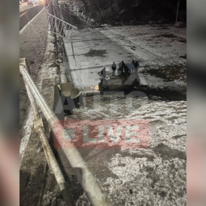 В Александрове легковушка улетела с моста и перевернулась на крышу