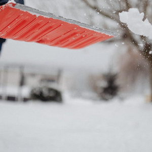 Под Владимиром в снегу застряла машина скорой помощи 