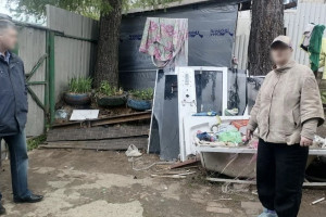 Жительница Александрова пыталась выбить долг с приятеля с помощью ножа