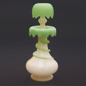 В музее Александрова выставят флакон духов 19 века из богемского стекла 